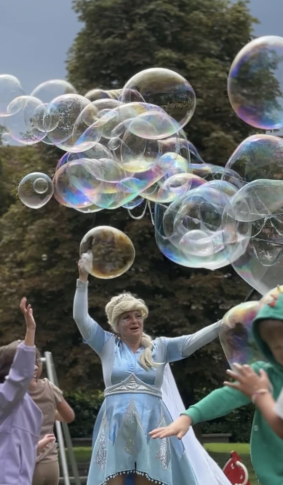 Шоу мыльных пузырей для детей